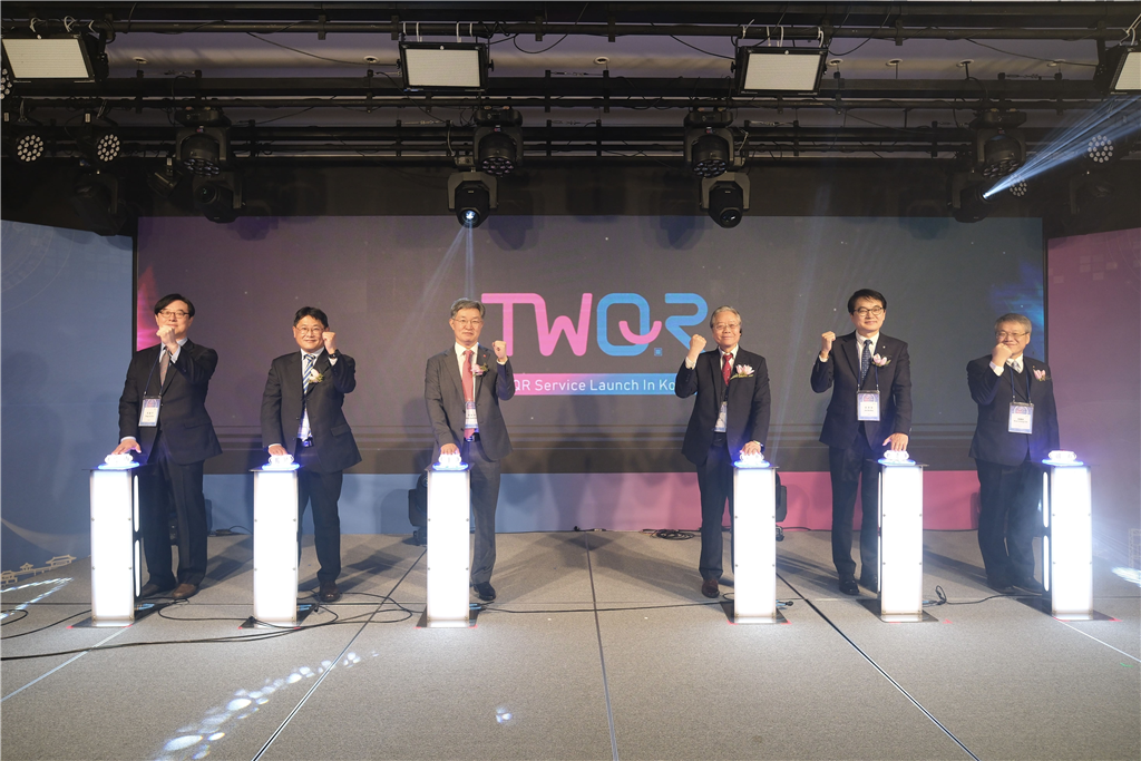 -TWQR韓國啟用儀式6位代表合影