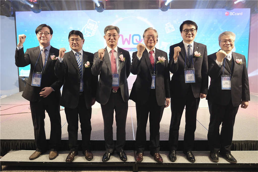 TWQR韓國啟用儀式6位代表合影