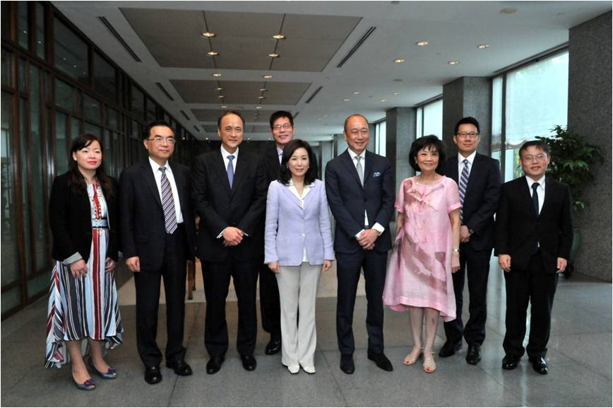 李理事長紀珠拜會新加坡銀行公會(ABS)黃一宗理事長等高層主管進行交流